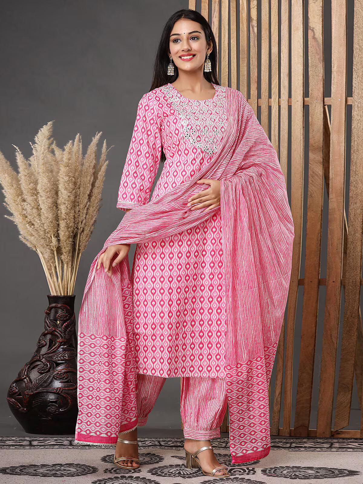 LADIES SUIT
